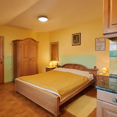 Eco Tourist Farm Ravnjak Farmház Slovenj Gradec